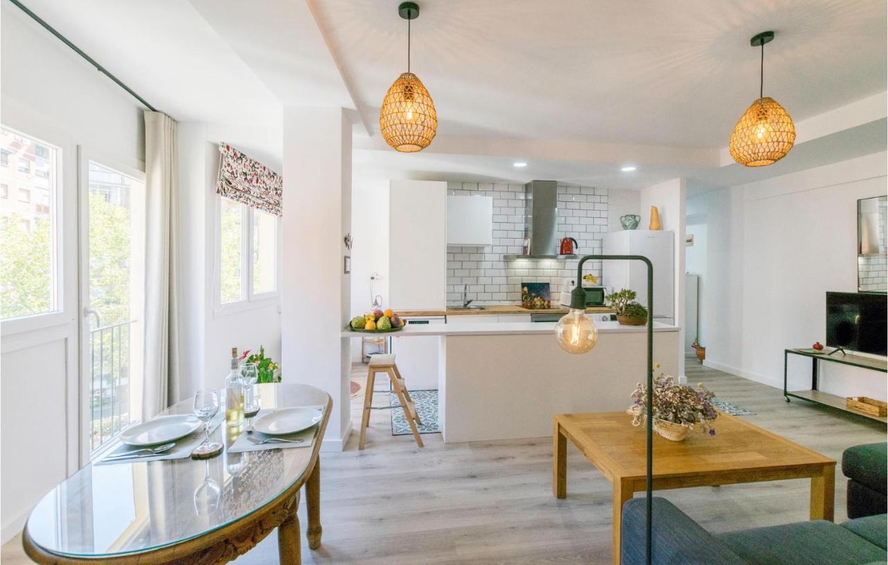Beautiful In With Kitchen Apartment *